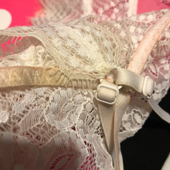 ❌ SOLD ❌ Victoria Secret Pink white lace bralette - Picture 5 of 5